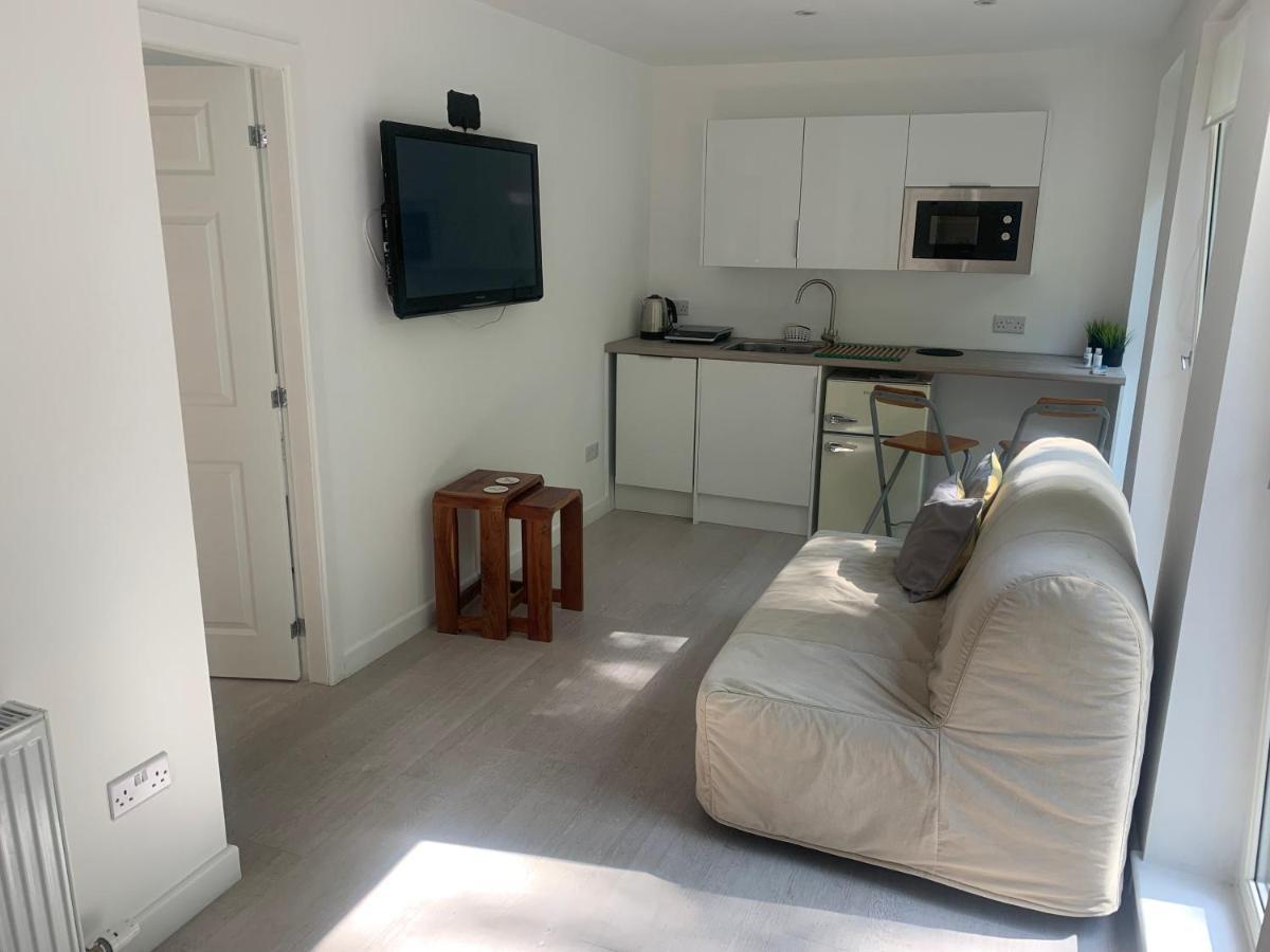 1-Bedroom Apartment Next To University บริดจ์ออฟอัลลัน ภายนอก รูปภาพ